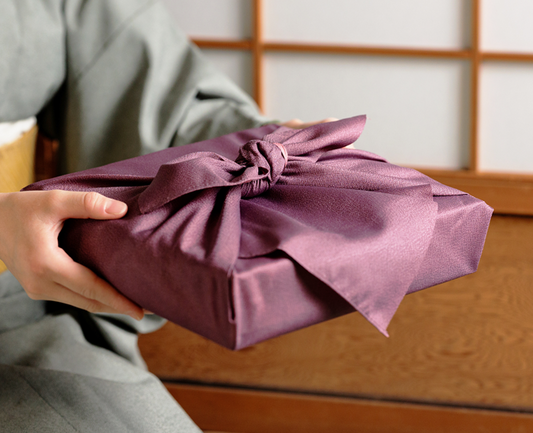 お歳暮から年始のご挨拶まで｜下鴨茶寮が伝える、贈りものの作法